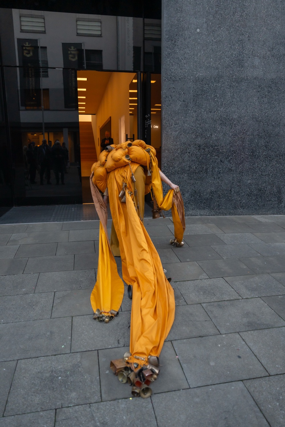 ceremony_martinamorger_kunstmuseum-li_2025_sandra-maier_42_s